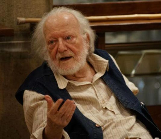 Ροβήρος Μανθούλης: “Την ιστορία της εξορίας, δεν την έχει γράψει κανείς, ακόμη…”