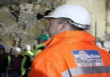 Τα λεφτά σου ή… φεύγω
