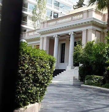 Σκάνδαλα παντού…