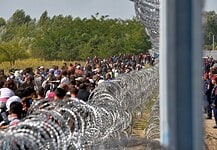 H E.E. και το προσφυγικό στην εποχή της απορρύθμισης