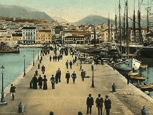 Η Πάτρα του Βασίλη Λαδά