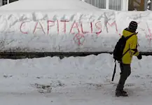 Ο καπιταλισμός βρυχάται και οι κοινωνίες αντιδρούν