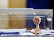 Εκλογικός νόμος σε κινούμενη άμμο