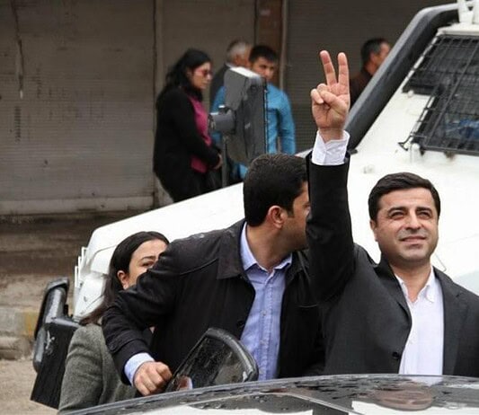 Όλοι σήμερα στις 14:30 στη συγκέντρωση διαμαρτυρίας στο Σύνταγμα