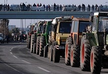 Ξανά στα μπλόκα οι αγρότες