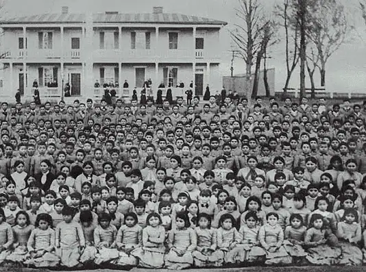 Ευρωπαίοι εναντίον Ινδιάνων: 500 χρόνια – Γενοκτονία και Αντίσταση