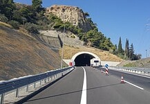 Δούλεμα στο βάθος του τούνελ… | του Γιώργου Παπαϊωάννου