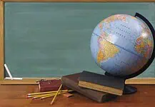 Ποια σχέση έχουν τα «πιστοποιητικά» και οι «επάρκειες» με την Παιδεία;