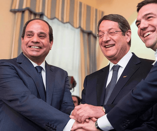 Εναγκαλισμοί Τσίπρα με φασίστες