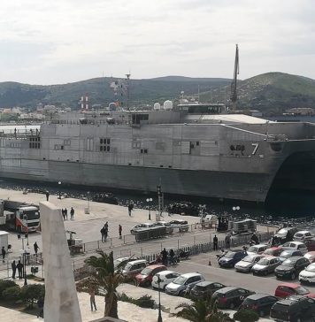 Σύρος: Καλώς τα ναυτάκια τα ζουμπουρλούδικα