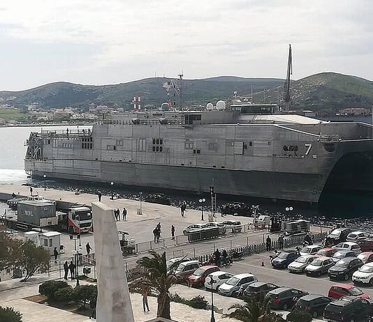 Σύρος: Καλώς τα ναυτάκια τα ζουμπουρλούδικα