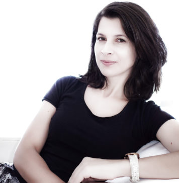 Ελένη Στελλάτου, συγγραφέας: «Το μέλλον μας έχει τόση σταθερότητα όση μια σχεδία πάνω στη θάλασσα»