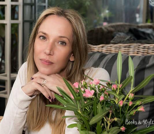 Πηνελόπη Κουρτζή, συγγραφέας: Μπαλώνοντας την ιστορία