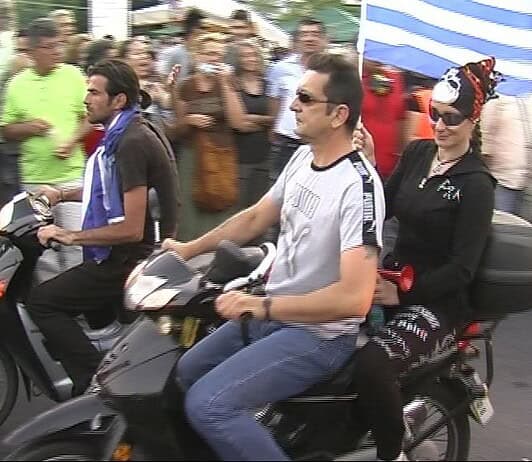 Σύντροφοι, γυρίστε σελίδα και ξεκινήστε με τις ιδέες επ’ ώμου!