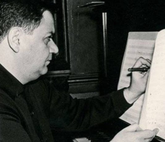 Από το τρολάρισμα του Μάνου στο τρολάρισμα της Ιστορίας