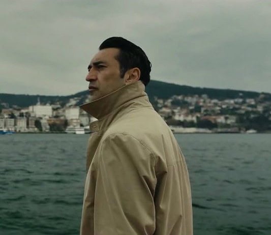 Στη σκιά ενός φόνου