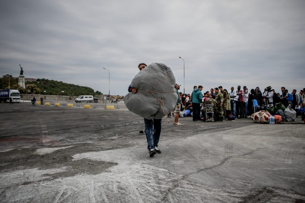 https://edromos.gr/wp-content/uploads/2019/09/prosfyges-1024x683.jpg