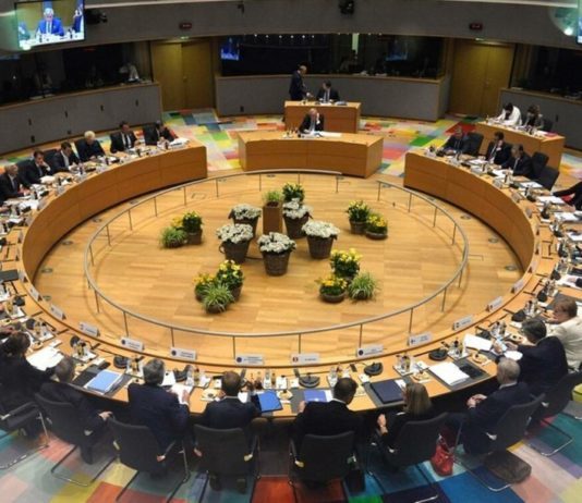 Ανύπαρκτα τα «τείχη προστασίας» της δυτικής συμμαχίας