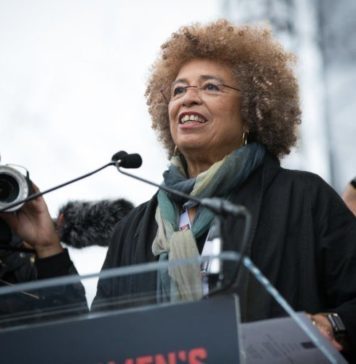 Εβραίοι κατά Ντέιβις