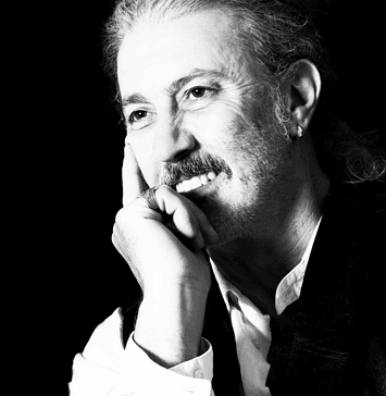 Ηλίας Φραγκάκης, σκηνοθέτης-συγγραφέας: Γράμματα σε μια γυναίκα