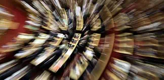 Κινήσεις και ανακατατάξεις στην «είσοδο» της Βουλής