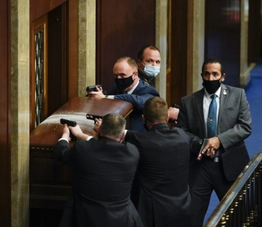 Οι τέσσερις ώρες που «συγκλόνισαν τον κόσμο»