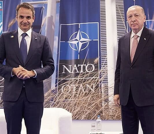 Ήρεμα καλοκαιρινά νερά εν μέσω θυελλωδών μελτεμιών