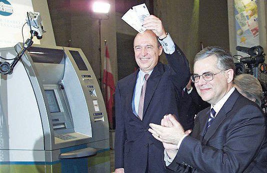 Μήπως ξαναζούμε την εποχή Σημίτη;
