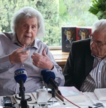 Γιώργος Κασιμάτης, συνταγματολόγος: «Δεν εσίγησε ο Μίκης Θεοδωράκης, σήμερα γίνεται η ανάσταση του λόγου του…»