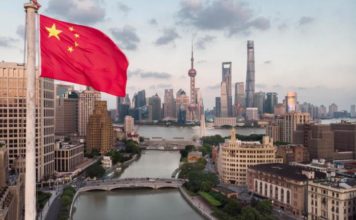 Η Κίνα ανεβάζει τους τόνους