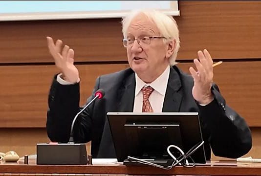 Η Δύση καταδιώκει τους πολίτες της για να υποστηρίξει τη γενοκτονία