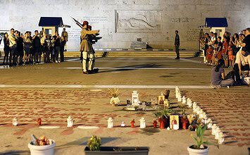 Άγνωστος Στρατιώτης και πολιτική παρακμή