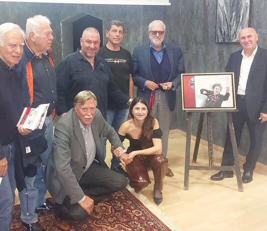 Ο Μίκης και οι «καλλιτέχνες» των γηπέδων