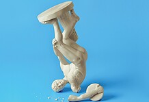 «Αλλαγές φρουράς» για να «μείνουν όλα ίδια»