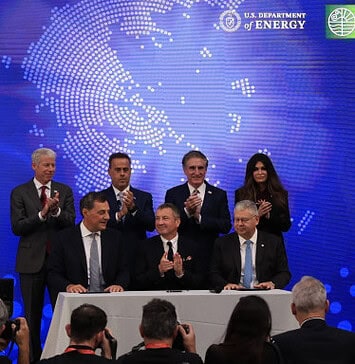 Τραμπικοί σχεδιασμοί για «Ελλάδα – ευρωπαϊκή πύλη αμερικάνικου LNG»