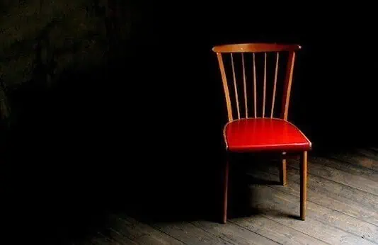 Η άδεια καρέκλα