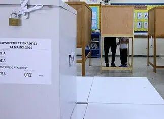 Η κάλπη ανέδειξε δεξιό προσανατολισμό