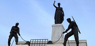 Οζ Καραχάν: ΕΟΚΑ. Η Επανάσταση που χάρισε η Κύπρος στον κόσμο