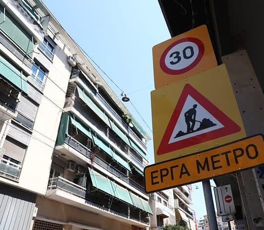 Κυψέλη: Οι ρωγμές στα σπίτια και το κόστος στους κατοίκους