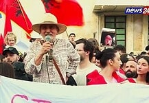 Ο Φατός Λιουμπόνια μιλά στον Δρόμο: «Η διαμαρτυρία στην Αλβανία δεν είναι μόνο ένα οικολογικό κίνημα»