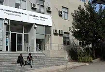 Συμβασιούχοι σε ομηρία έως και 10 χρόνια